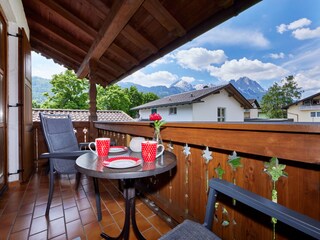 Westbalkon mit Gebirgsblick