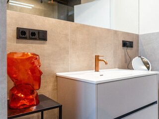 hochwertige Ausstattung im Badezimmer