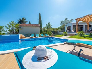 Villa Maslenica  33