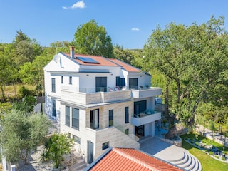 Villa Maslenica  1