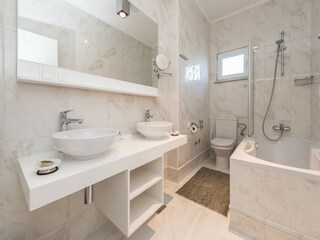 Apartment Stara Novalja Features 12