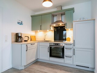 Helle moderne Küchenzeile