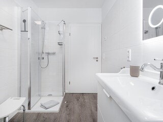 Modernes Tageslichtbad