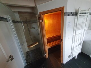 Bad unten mit Sauna