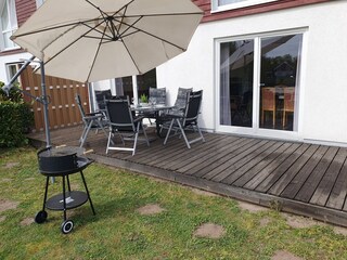 Terrasse hinterm Haus