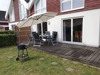 Terrasse hinterm Haus