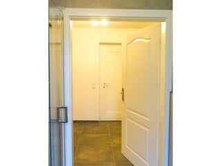 Blick vom Bad in die Küche