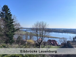 Elbe mit Elbbrücke Lauenburg