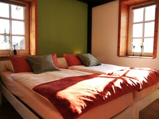 Schlafzimmer (getrennte Matratzen à 90cm x 2 m)