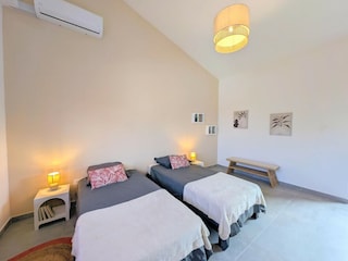 Holiday house Saint-Gilles-les-Bains Features 19