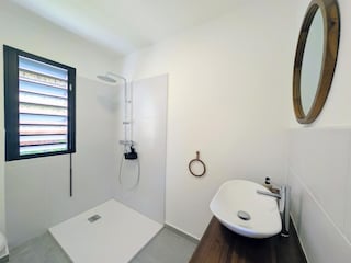 Holiday house Saint-Gilles-les-Bains Features 24