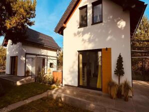 Ferienhaus Holiday home, sea, jacuzzi, for 3 people