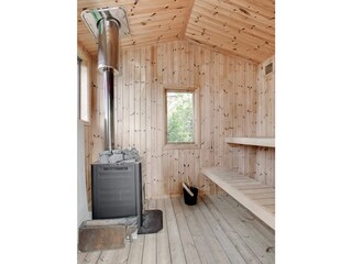 Sauna von innen mit Seeblick