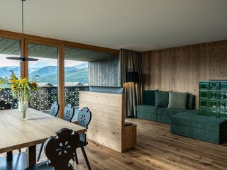 Wohnraum/Küche 103/203