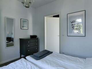 Schlafzimmer (2)