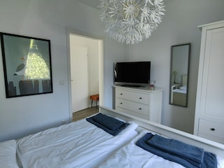 Schlafzimmer (1) mit TV