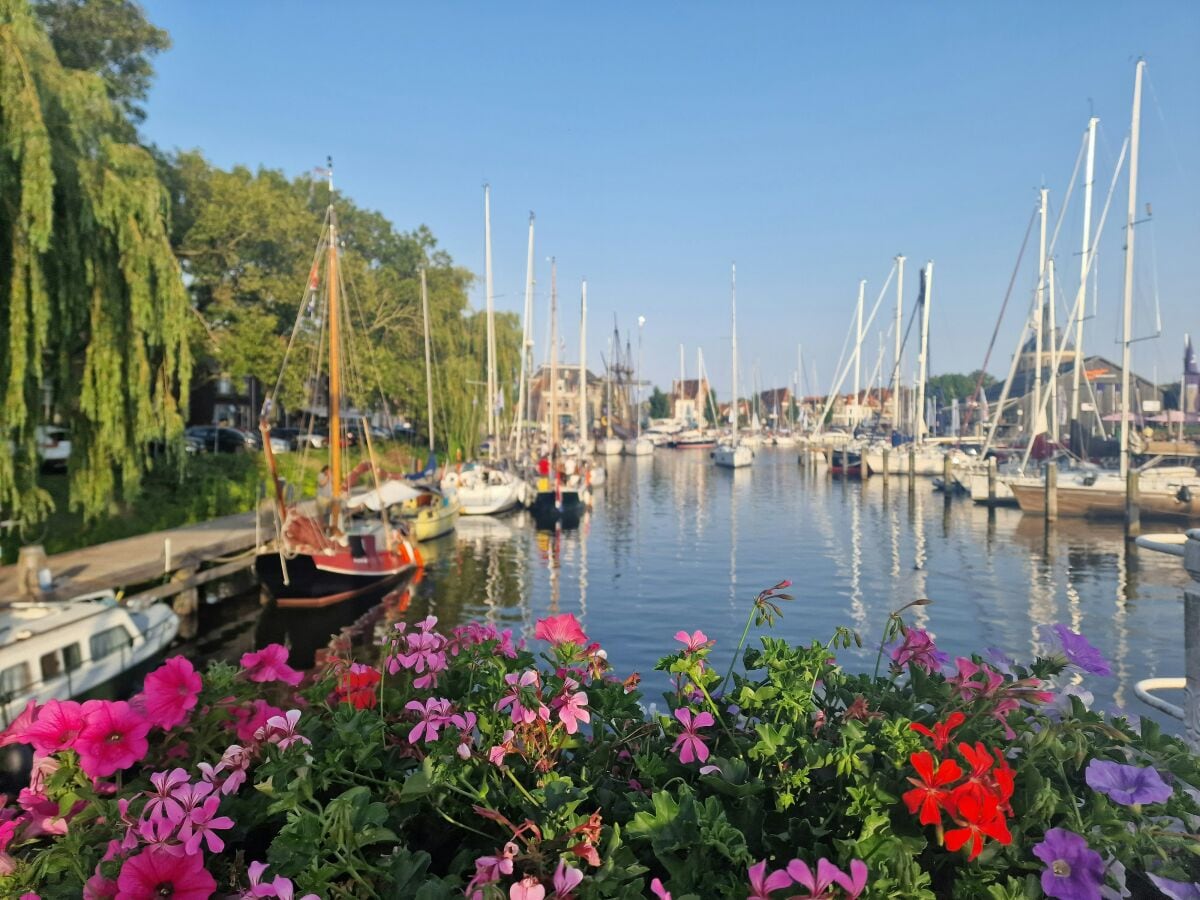 Enkhuizen, Yachthafen mit historische Boote