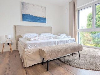 Schlafzimmer 1