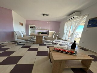 Apartment Povljana Features 13