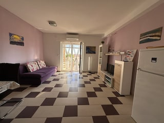 Apartment Povljana Ausstattung 1