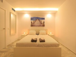 Apartment Elviria Features 22