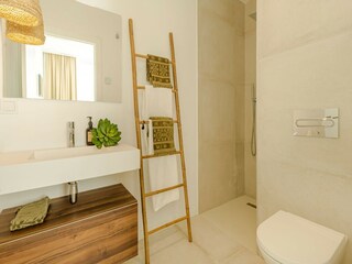 Villa La Mairena Features 30