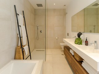 Villa La Mairena Features 45