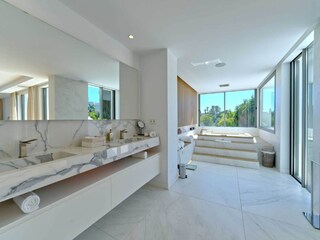 Villa Nueva Andalucía Features 34