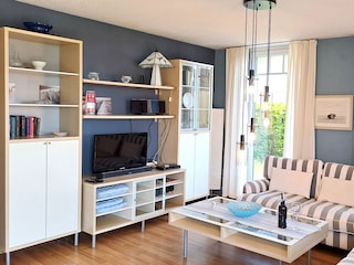 Wohnbereich mit Zugang zur Terrasse