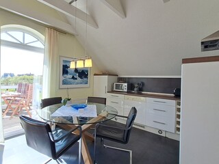 Wohn- und Essbereich mit offener Küche