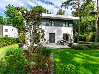 Voll eingezäuntes Grundstück im Grünen