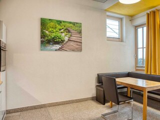 zillertal_apart_Küche_Esstisch