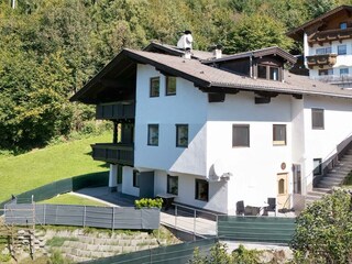 Apart_Sunnseitn_Bruck_am_Ziller-Hausansicht Sommer