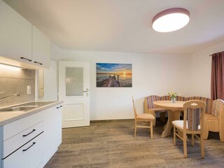 Apart Enzian Küche Esstisch