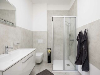 Apart Enzian Badezimmer