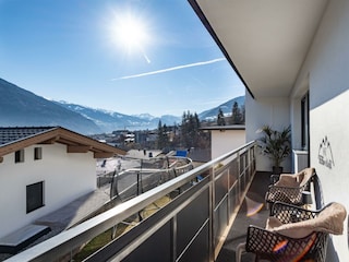 Balkon mit Bergblick