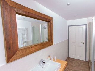 Ferienwohnung_2_Weingut_Gerd_Muellers_Kroev-4