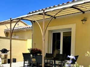 Maison de vacances Ferienhaus mit Grill, Garten und privatem Pool