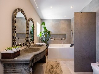 Villa Salema Features 24