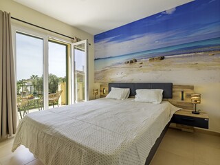 2. Schlafzimmer mit Balkon im OG