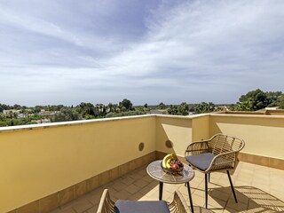 Dachterrasse mit Fernmeerblick u. Blick in die Umgebung