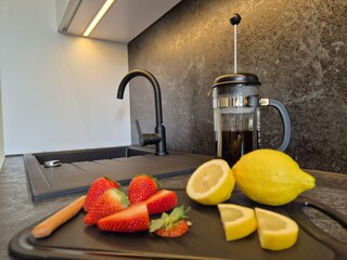 Moderne und neue Küche