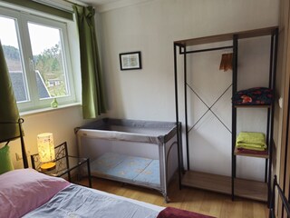 mit Kinderbett