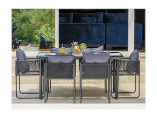 Terrasse mit Esstisch, ideal zum Essen.