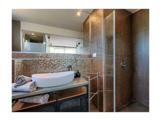 Modernes Badezimmer.