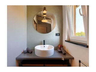 Modernes Badezimmer.