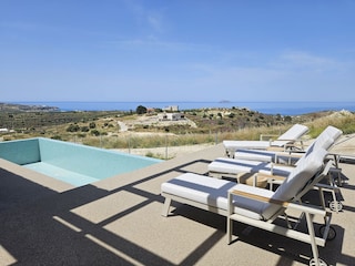 Pool mit Meerblick