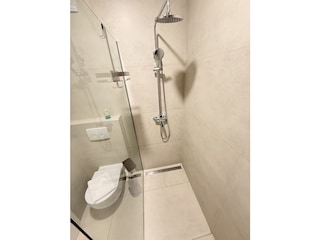 kleines Bad hinter dem Schlafzimmer