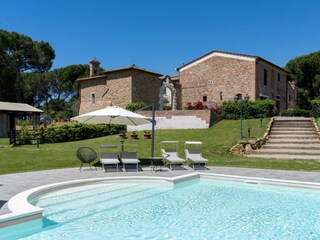 Shared pool and grounds