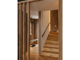 Eingang Flur , Garderobe, Teppenaufgang